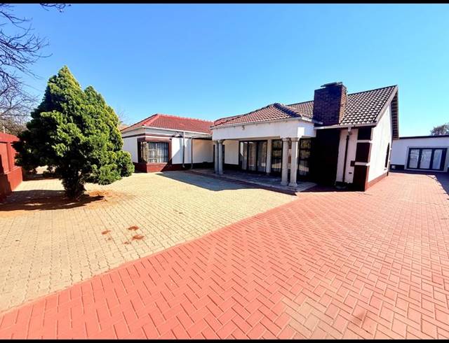 3 BEDROOM HOUSE FOR SALE IN VANDERBIJLPARK SE 6